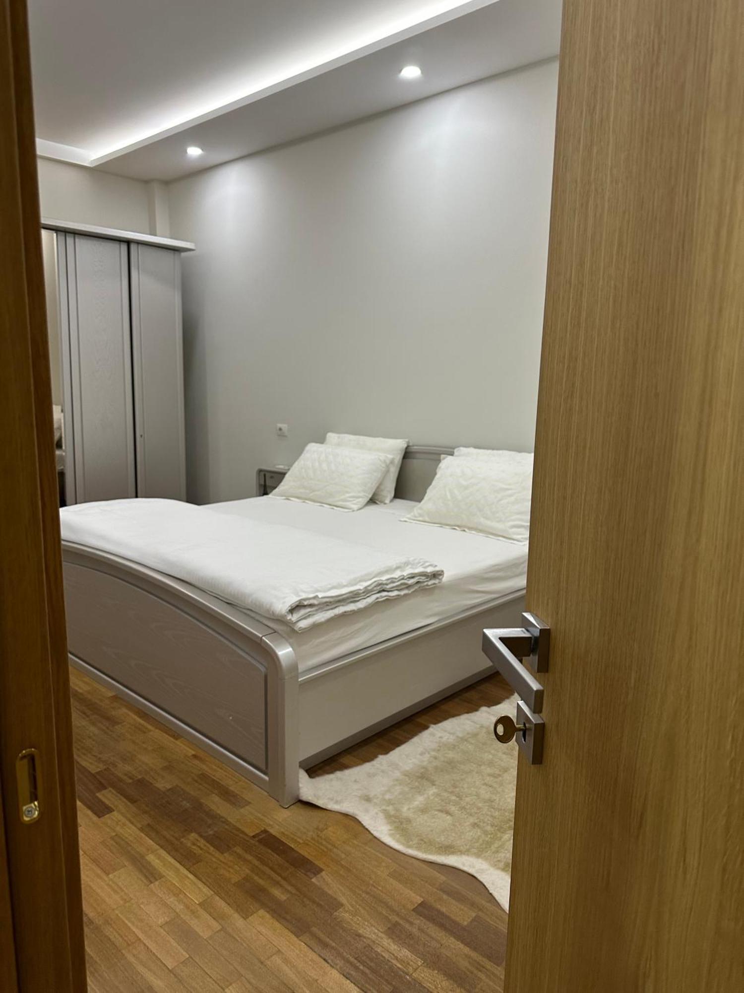 Dry Lake Apartment Tirana Exterior photo